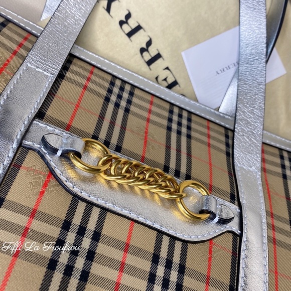 Authentic Burberry bag - Picture 3 of 16